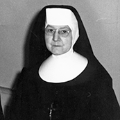 Julia De Lourdes Rohret修女